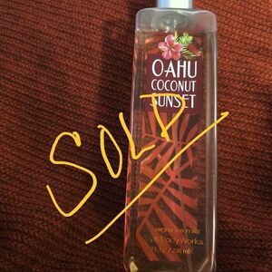 SOLD- Bath & Body Works Oahu Coconut Sunset Mist- Unused